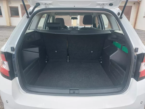Škoda Fabia 1,4 TDi 66kw Ambition ČR 1.maj - foto 18