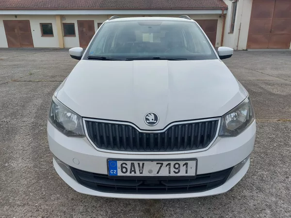 Škoda Fabia 1,4 TDi 66kw Ambition ČR 1.maj - foto 8