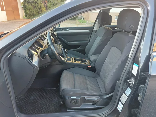 Volkswagen Passat 2,0 TDi 110kw Business ČR - foto 10