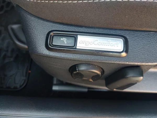 Volkswagen Passat 2,0 TDi 110kw Business ČR - foto 11