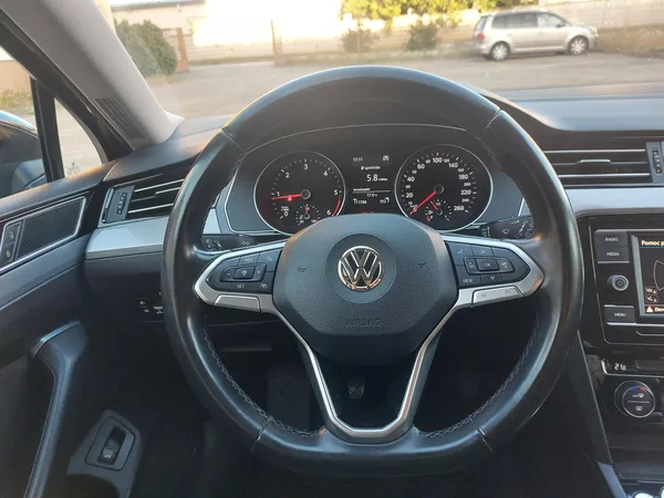 Volkswagen Passat 2,0 TDi 110kw Business ČR - foto 13