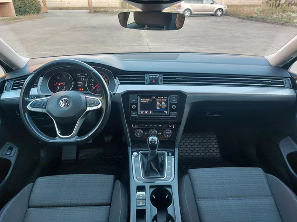 Volkswagen Passat 2,0 TDi 110kw Business ČR - foto 14
