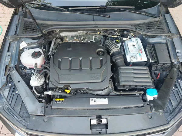 Volkswagen Passat 2,0 TDi 110kw Business ČR - foto 19