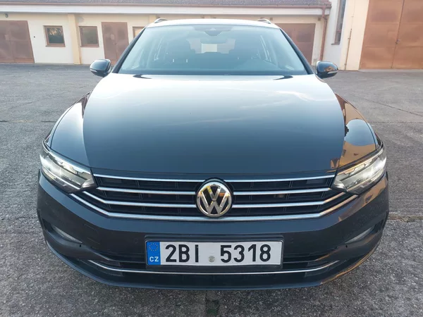 Volkswagen Passat 2,0 TDi 110kw Business ČR - foto 2