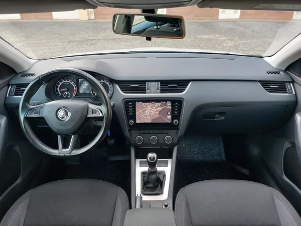 Škoda Octavia 1,6 TDi 85kw Ambition ČR Nav. - foto 13