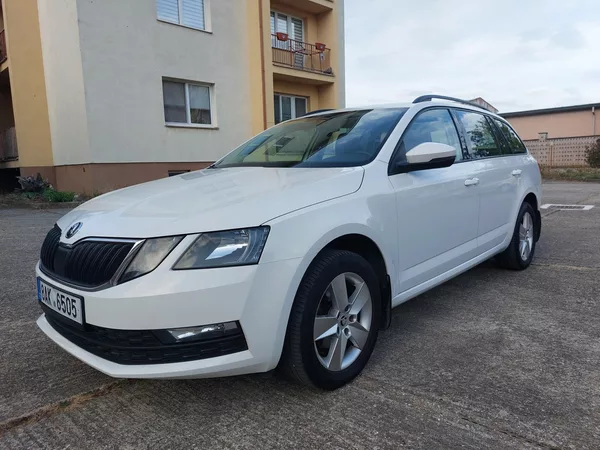 Škoda Octavia 1,6 TDi 85kw Ambition ČR Nav. - foto 3