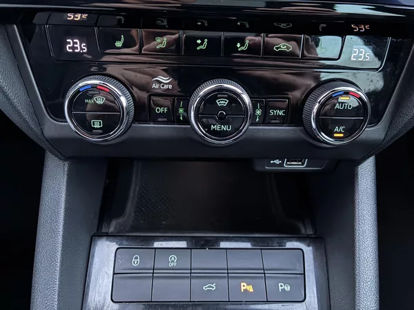 Škoda Octavia STYLE 110 kW MAX.VÝBAVA - foto 16