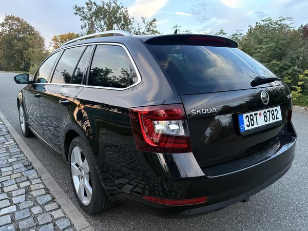 Škoda Octavia STYLE 110 kW MAX.VÝBAVA - foto 4