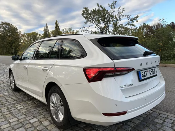 Škoda Octavia IV 2,0 TDI Ambition - foto 3