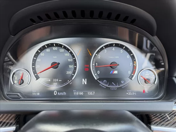 BMW M6 4,4 V8 412kW individual - foto 26