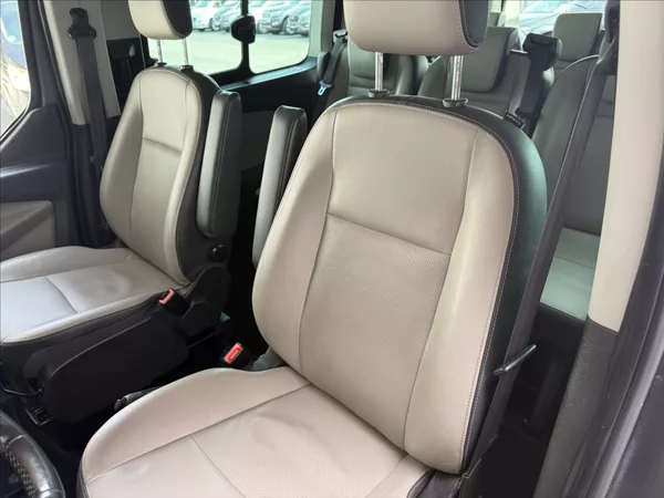 Ford Tourneo Custom 2,2 TitaniumX,114kW,1maj,po se - foto 10