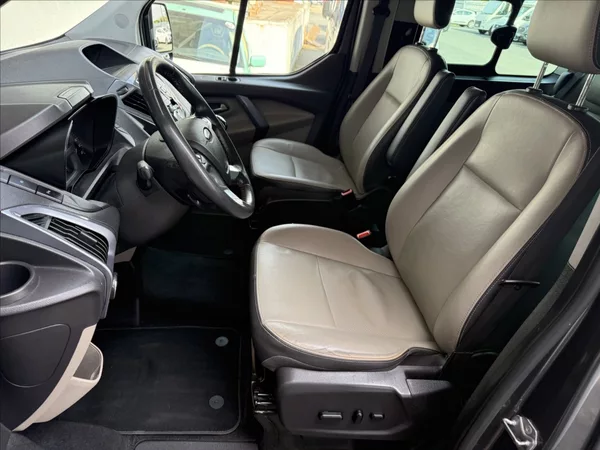 Ford Tourneo Custom 2,2 TitaniumX,114kW,1maj,po se - foto 11
