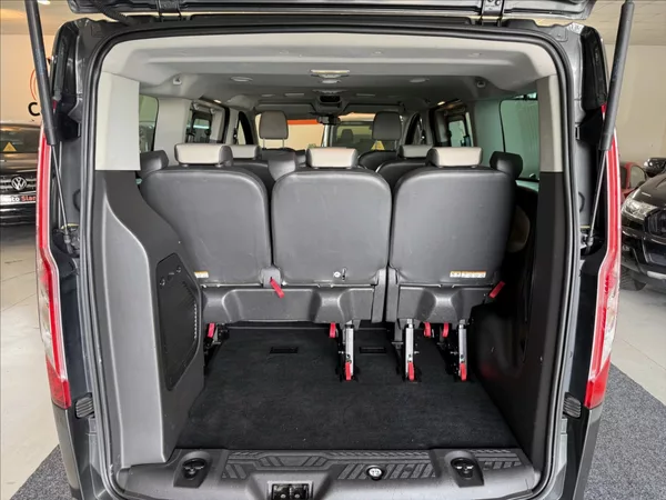 Ford Tourneo Custom 2,2 TitaniumX,114kW,1maj,po se - foto 24