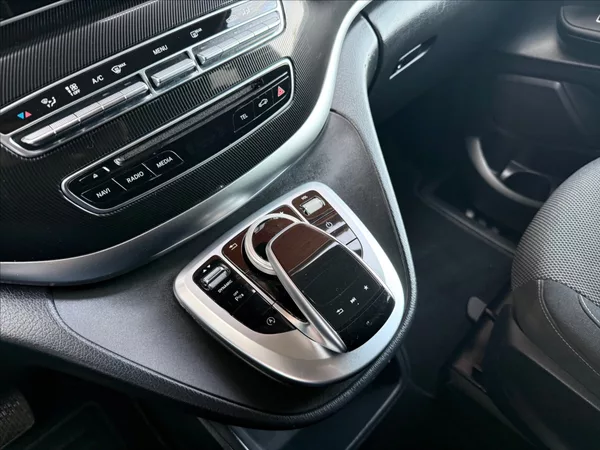 Mercedes-Benz Třídy V 2,2 V220d 8míst,LED,po servisu - foto 18