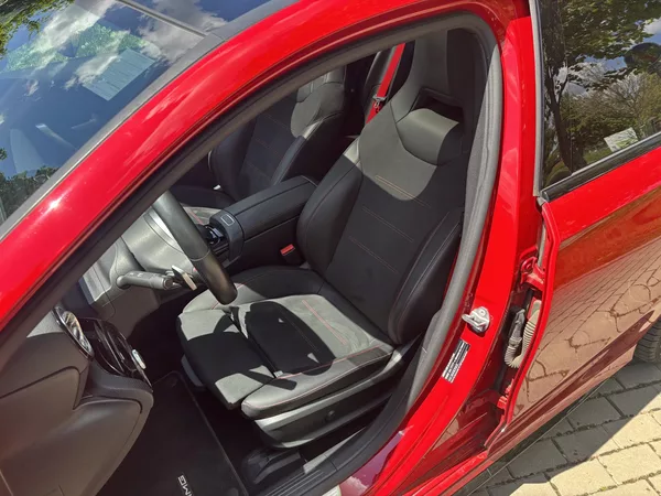 Mercedes-Benz Třídy A A 35 AMG 4Matic - foto 18