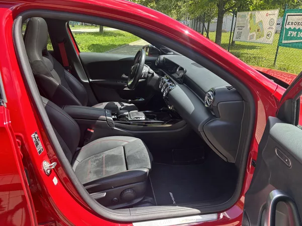 Mercedes-Benz Třídy A A 35 AMG 4Matic - foto 20