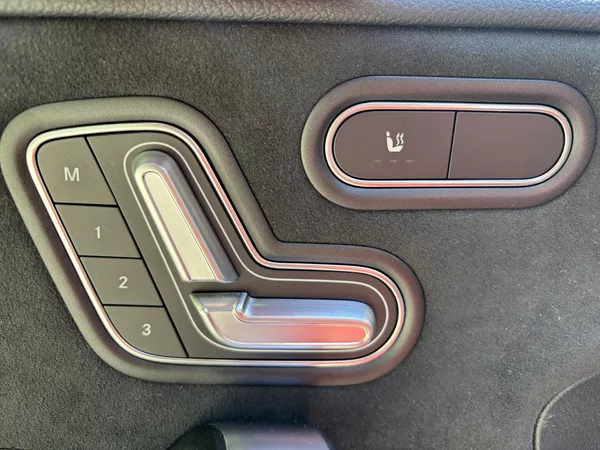 Mercedes-Benz Třídy A A 35 AMG 4Matic - foto 26