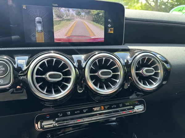 Mercedes-Benz Třídy A A 35 AMG 4Matic - foto 31