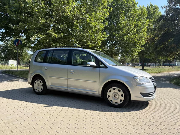Volkswagen Touran 1.6 75kw Trendline 7 míst - foto 10