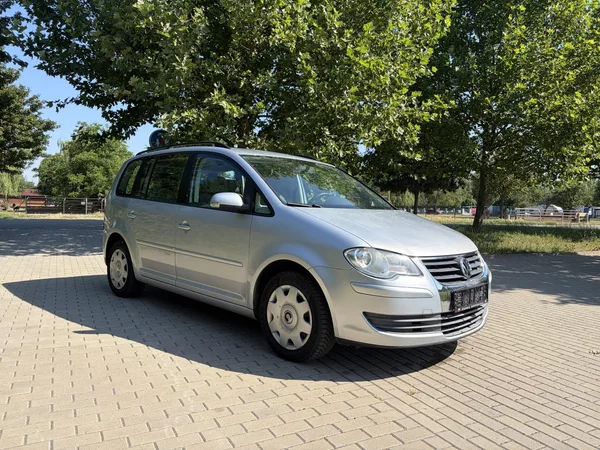 Volkswagen Touran 1.6 75kw Trendline 7 míst - foto 11