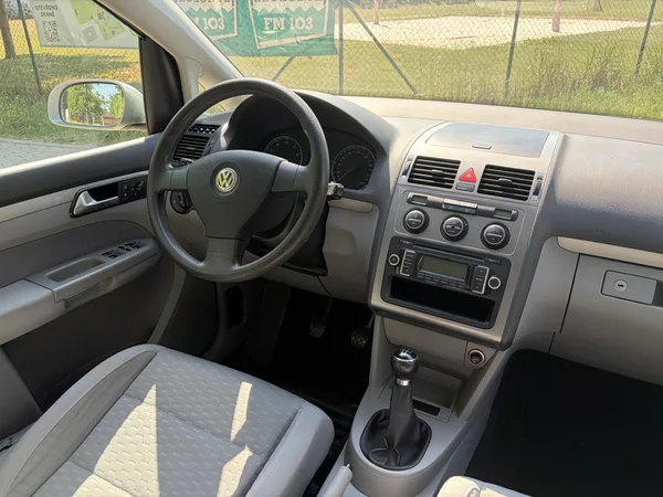 Volkswagen Touran 1.6 75kw Trendline 7 míst - foto 19