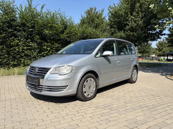 Volkswagen Touran 1.6 75kw Trendline 7 míst - foto 2