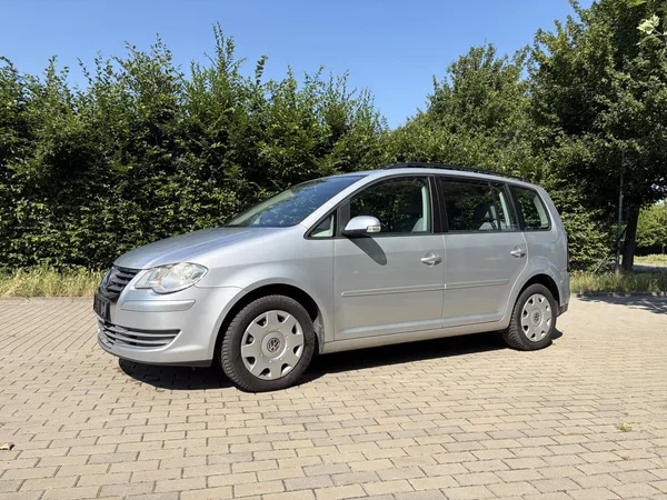 Volkswagen Touran 1.6 75kw Trendline 7 míst - foto 3