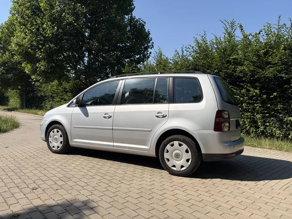 Volkswagen Touran 1.6 75kw Trendline 7 míst - foto 4