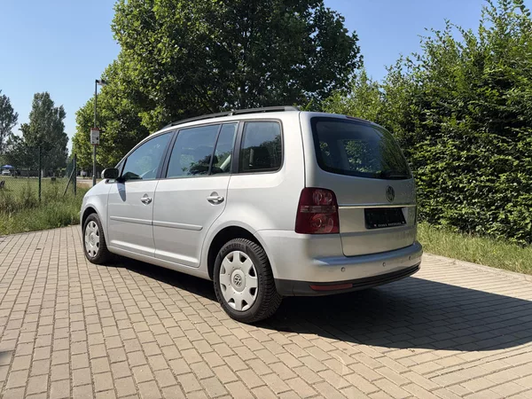 Volkswagen Touran 1.6 75kw Trendline 7 míst - foto 5