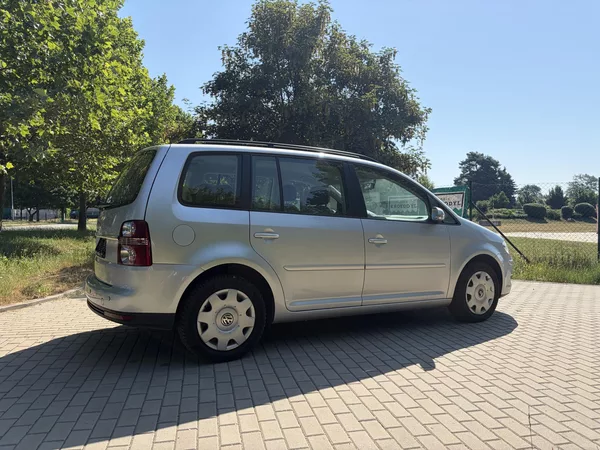 Volkswagen Touran 1.6 75kw Trendline 7 míst - foto 9