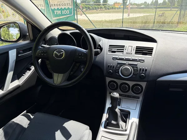 Mazda 3 1.6 90th Anniversary - foto 21