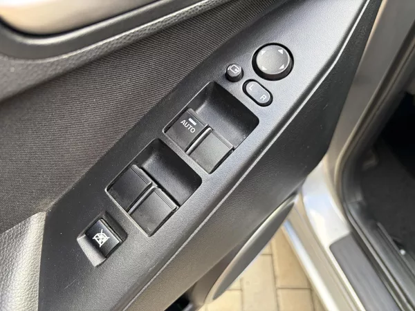 Mazda 3 2.0 Sport Edition - foto 27