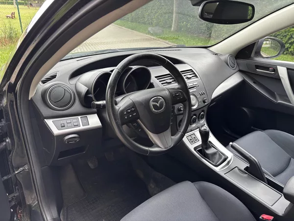 Mazda 3 1.6 90th Anniversary - foto 24