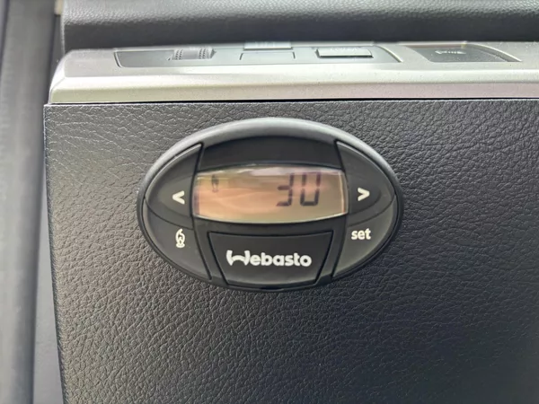 Mazda 3 1.6 90th Anniversary - foto 29