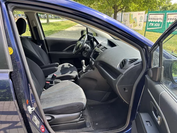 Mazda 5 2.0 Center-Line - foto 19