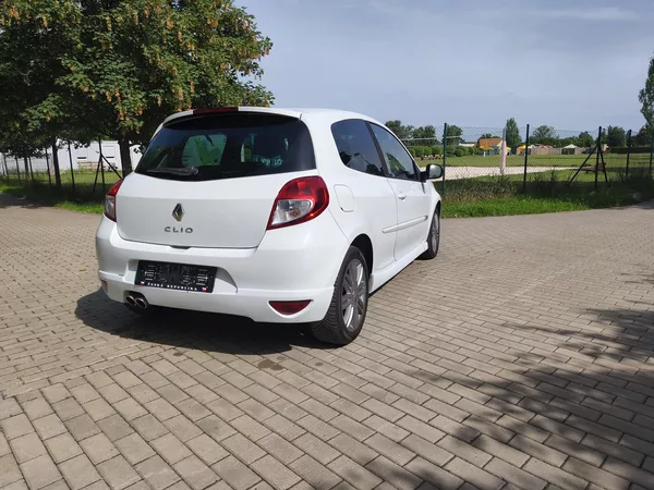 Renault Clio 1.6 GT - foto 10