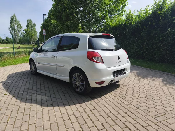 Renault Clio 1.6 GT - foto 7