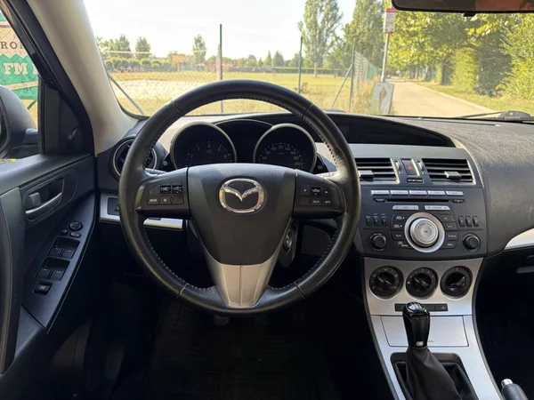Mazda 3 1.6 Center-Line - foto 21