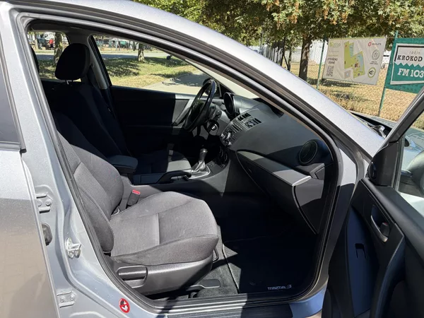 Mazda 3 1.6 Edition - foto 21