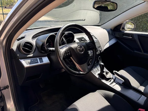 Mazda 3 1.6 Edition - foto 24