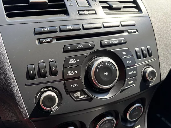 Mazda 3 1.6 Edition - foto 27