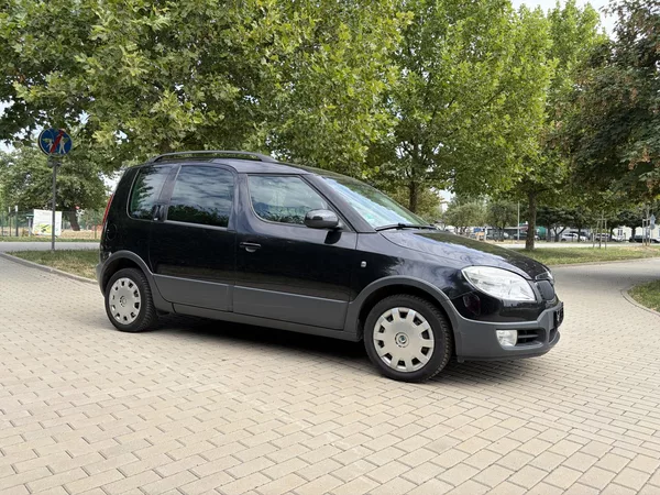 Škoda Roomster 1.6 Scout Plus Edition - foto 13