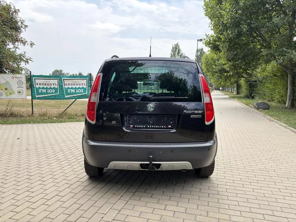 Škoda Roomster 1.6 Scout Plus Edition - foto 17