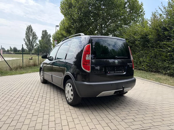 Škoda Roomster 1.6 Scout Plus Edition - foto 8