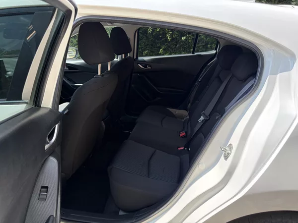 Mazda 3 2.0 Center-Line - foto 21