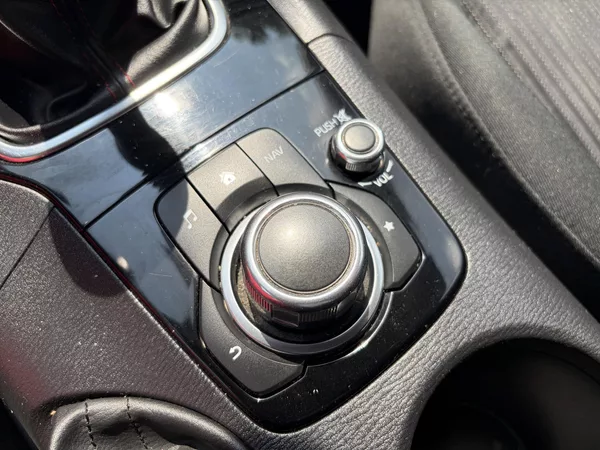 Mazda 3 2.0 Center-Line - foto 30
