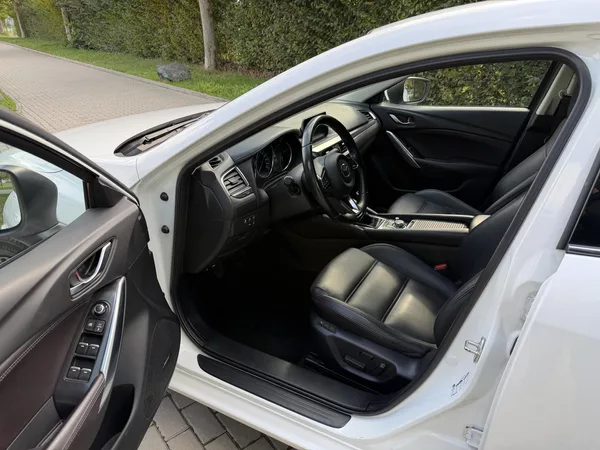 Mazda 6 2.0 Exclusive-Line FACELIFT - foto 16