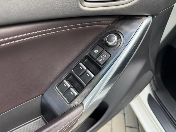 Mazda 6 2.0 Exclusive-Line FACELIFT - foto 17