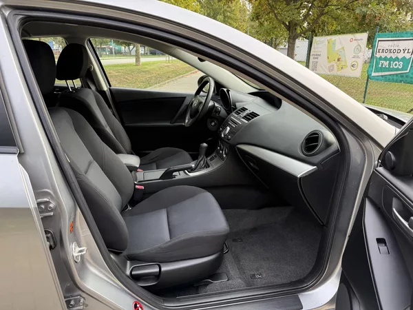 Mazda 3 1.6 Exclusive-Line - foto 23