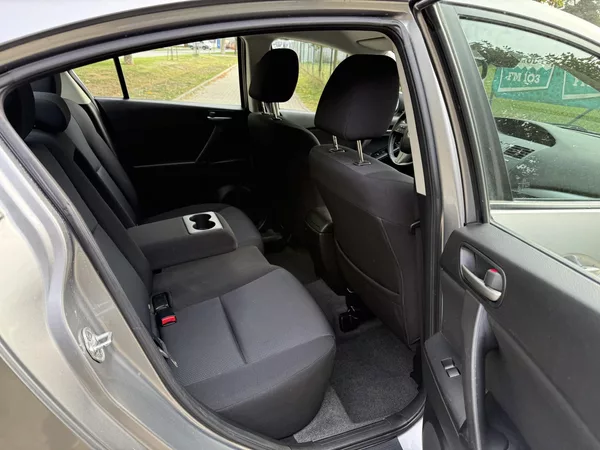 Mazda 3 1.6 Exclusive-Line - foto 24